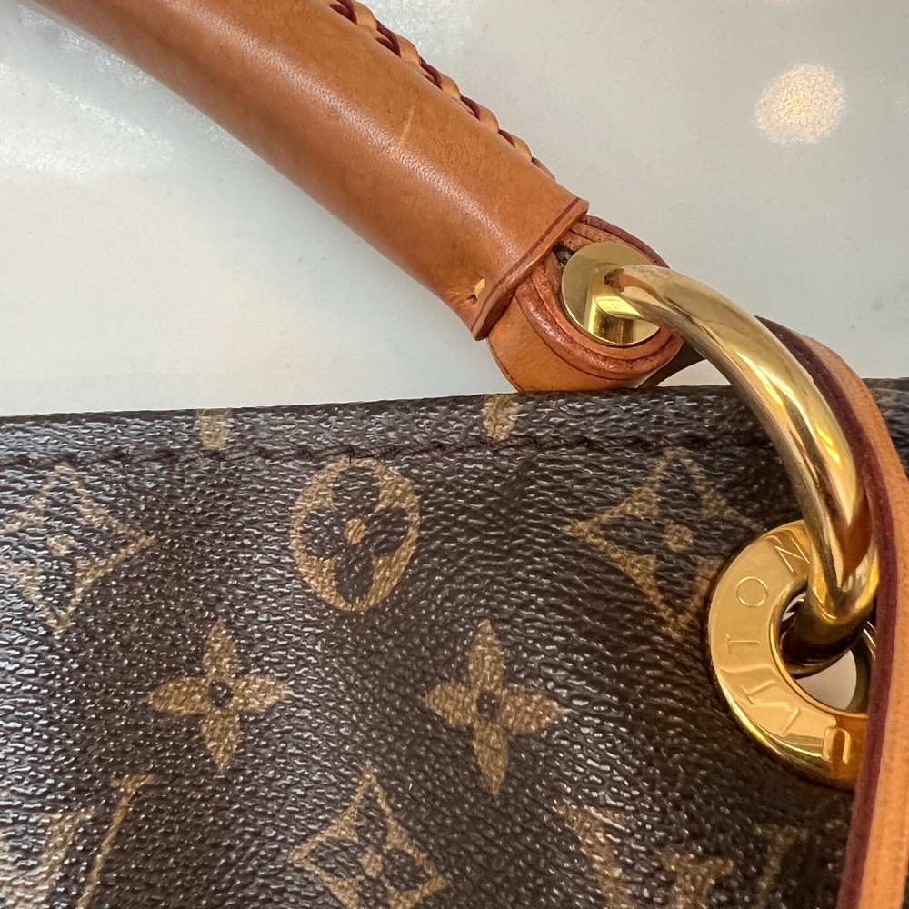 Louis Vuitton Brown Monogram Shoulder Bag - Picture 3 of 16